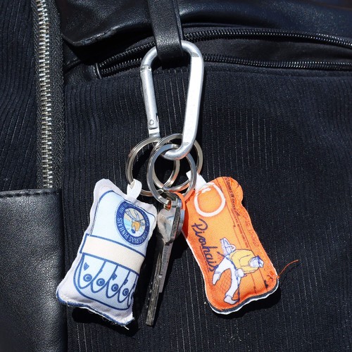 PETIT PORTE-CLÉS AVEC REMBOURRAGE PERSONNALISABLE PETIT PORTE-CLÉS AVEC REMBOURRAGE PERSONNALISABLE