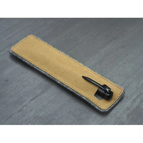 Bolígrafo en el maletín