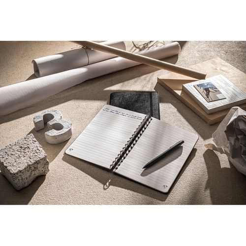 MISHIMA. Block notes A5 con copertina semirigida in feltro riciclato (100% rPET) , con spirale e pagine a righe