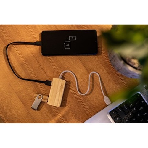 Bamboo USB and USB-C hub B'RIGHT | Kenzie Bamboo USB and USB-C hub B'RIGHT | Kenzie