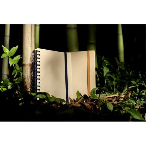 PROUST. A5 notebook with rings, hard cover, made of sugar cane paper (80% sugar cane) with plain pages PROUST. A5 notebook with rings, hard cover, made of sugar cane paper (80% sugar cane) with plain pages