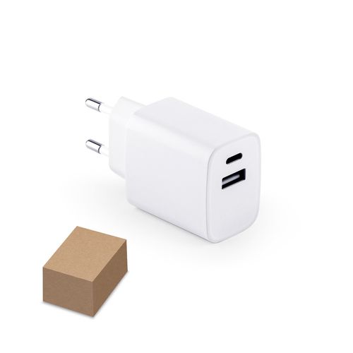 WEGENER. Power adapter with USB-A port 18W and USB-C 20W in recycled ABS (100% rABS) WEGENER. Power adapter with USB-A port 18W and USB-C 20W in recycled ABS (100% rABS)