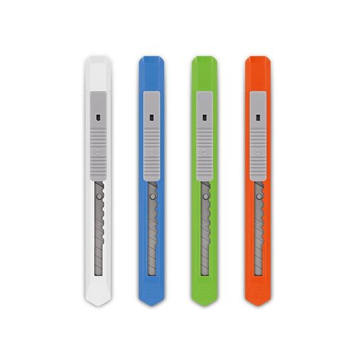 AUTO-RECTRACTING BLADE