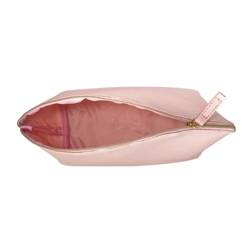Multipurpose PU fine grain saffiano beauty case. Zipper closure and inner lining Multipurpose PU fine grain saffiano beauty case. Zipper closure and inner lining