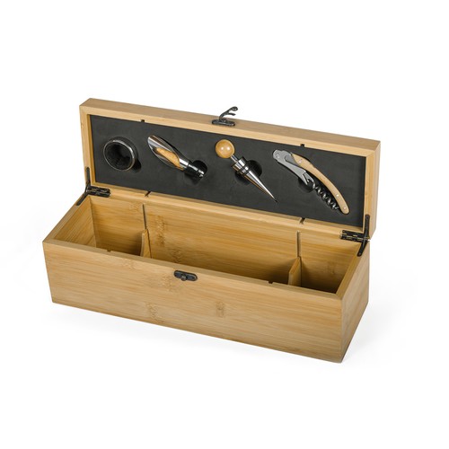 4-PIECE WINE SET WITH BAMBOO AND METAL BOTTLE HOLDER 4-PIECE WINE SET WITH BAMBOO AND METAL BOTTLE HOLDER