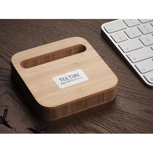 Drewniana podstawka pod telefon