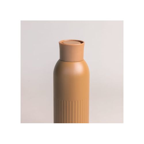 Sagaform Tekla Bouteille en acier avec bouchon poussoir (recyclé) 500 ml Sagaform Tekla Bouteille en acier avec bouchon poussoir (recyclé) 500 ml