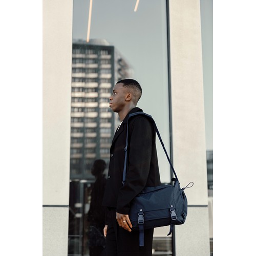 Bolsa bandolera KENTO URBAN RCS nailon reciclado 15,6 Bolsa bandolera KENTO URBAN RCS nailon reciclado 15,6