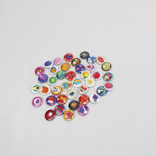 CUSTOMIZABLE 25MM BADGE