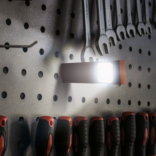 ULTRA-POWERFUL COMPACT LED LAMP ULTRA-POWERFUL COMPACT LED LAMP