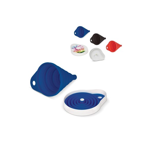 Foldable funnel for car