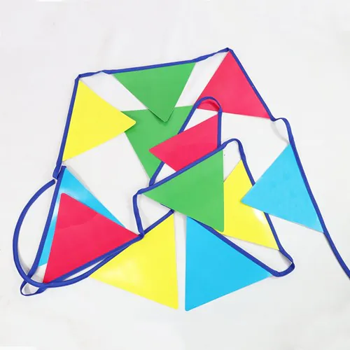 Garland with 4 PVC flags, 21x16 cm, per meter, customizable. Garland with 4 PVC flags, 21x16 cm, per meter, customizable.