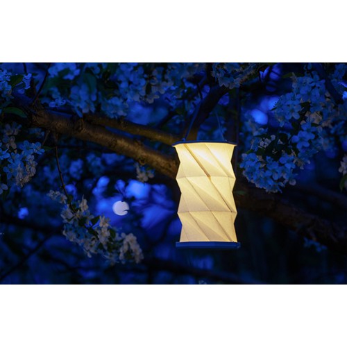 Wooosh Rising Lantern lampe LED en papier Wooosh Rising Lantern lampe LED en papier