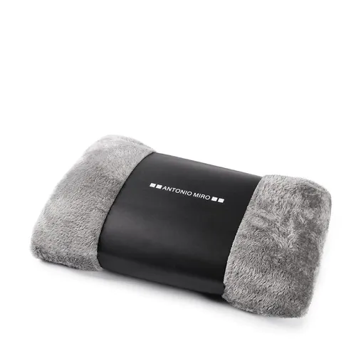 Coperta Kira Coperta Kira