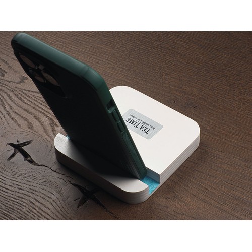 Drewniana podstawka pod telefon Drewniana podstawka pod telefon