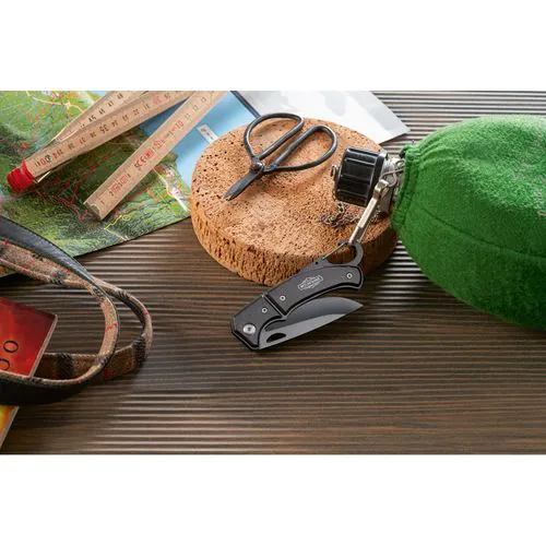 FRED. Pocket knife in stainless steel and metal FRED. Pocket knife in stainless steel and metal