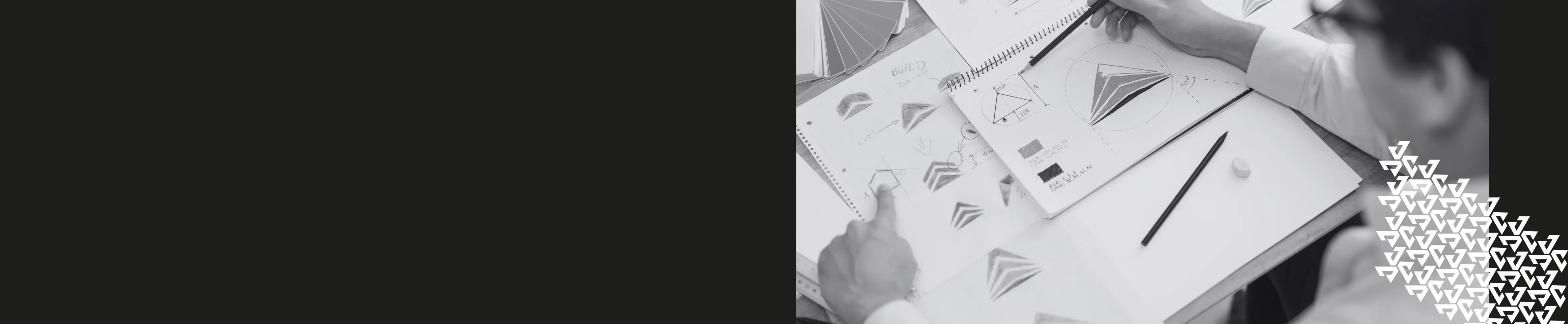 Individuelles Profi-Design und Produktentwicklung Designerhände erstellen detaillierte Produkt-Skizzen mit Bleistift auf Papier, zeigt die Phase des Profi-Designs und der kreativen Entwicklung einer Werbeartikel Sonderanfertigung.