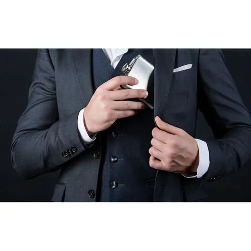 NOVAK. Zestaw butelek i szklanek ze stali nierdzewnej 200 ml NOVAK. Zestaw butelek i szklanek ze stali nierdzewnej 200 ml