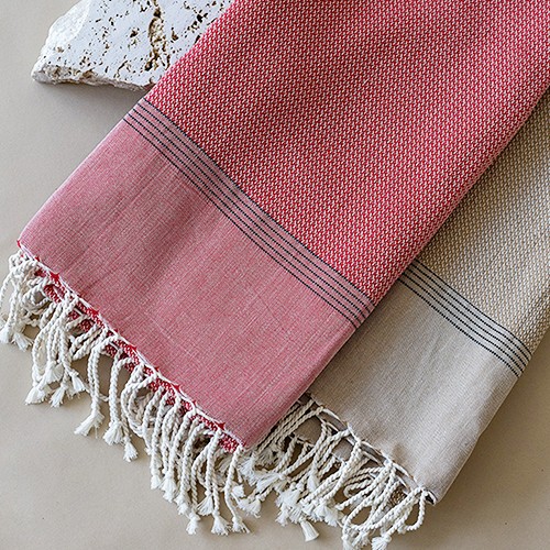 Asciugamano pareo morbido e dal design elegante. F Zaida