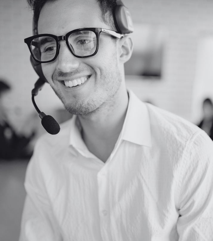 smiling-support-agent-branded-gifts