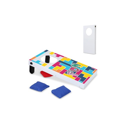 Gra w rzucanie woreczków na stół