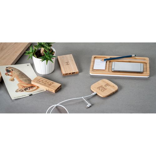 FITCH. Power bank 5.000 mAh with 5W wireless charger in bamboo FITCH. Power bank 5.000 mAh with 5W wireless charger in bamboo