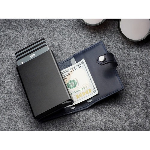 RFID wallet with AirTag pocket