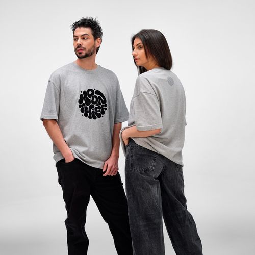 Paloma oversized t-shirt. 100% organic cotton. 240gsm. Made in PT Paloma oversized t-shirt. 100% organic cotton. 240gsm. Made in PT