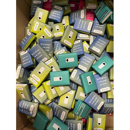 Customizable tissue packs with paper packaging. Customizable tissue packs with paper packaging.