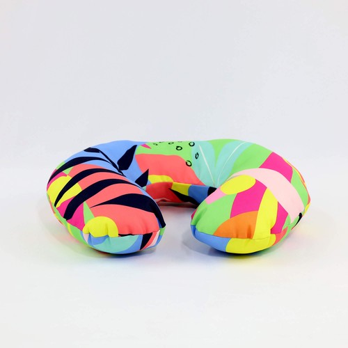 CUSTOMIZABLE TRAVEL CUSHION