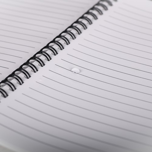 LIBRETA DE PAPEL FABRICADO CON CARBONATO DE CALCIO+PE, PAJA DE TRIGO Y PLÁSTICO
