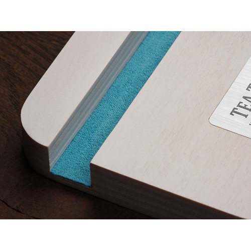 Drewniana podstawka pod telefon