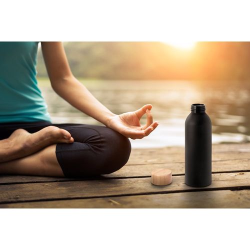 QUETA. Bouteille 550mL en aluminium avec bouchon en bambou QUETA. Bouteille 550mL en aluminium avec bouchon en bambou