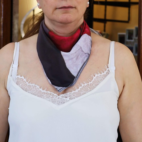 CUSTOMIZABLE SQUARE SCARF