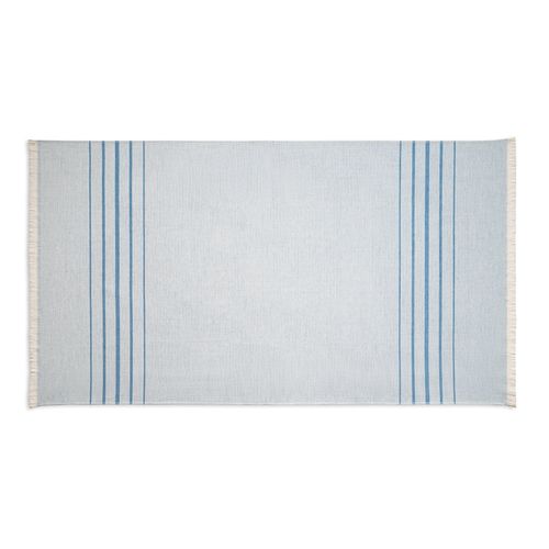 CAPLAN. Serviette multifonctionnelle (260 g/m²) composée de coton léger et résistant (90%) et de coton recyclé (10%) CAPLAN. Serviette multifonctionnelle (260 g/m²) composée de coton léger et résistant (90%) et de coton recyclé (10%)
