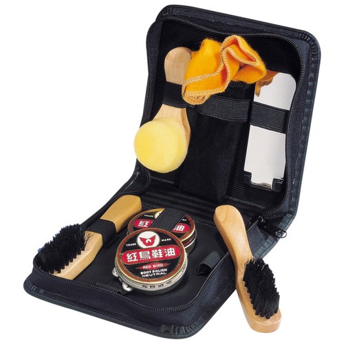 Shoe polishing set