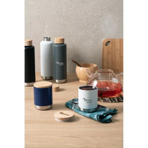 NORRE BOTTLE. Double wall stainless steel (36% recycled) vacuum insulated bottle 640 mL NORRE BOTTLE. Double wall stainless steel (36% recycled) vacuum insulated bottle 640 mL