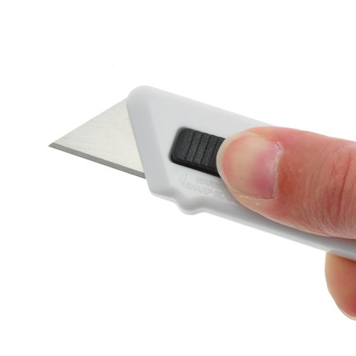CUTTER LAME RETRACTABLE 18 MM CUTTER LAME RETRACTABLE 18 MM