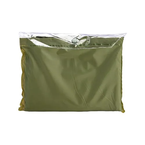 Embossed PVC (200 g) raincoat, supplied in a pocket-sized bag. One size Embossed PVC (200 g) raincoat, supplied in a pocket-sized bag. One size