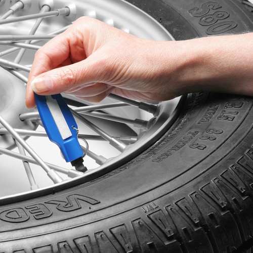 Controleur de pneu avec dévisse valve et scala Controleur de pneu avec dévisse valve et scala