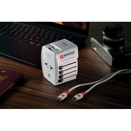 SKROSS MUV Wereldreisadapter 65W PD met USB C-kabel