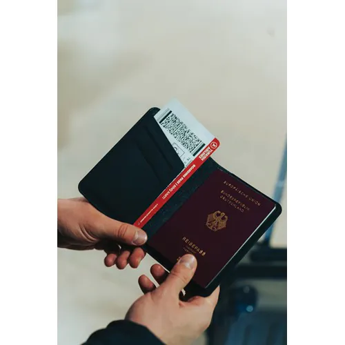 Porta pasaporte Travelfinder poliéster RCS con localización