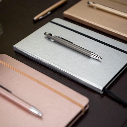 Cahier A5 avec couverture métallisée Valverde