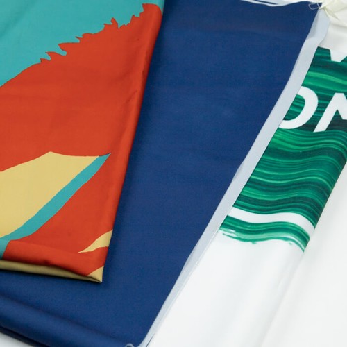 LARGE CUSTOMIZABLE TABLE LARGE CUSTOMIZABLE TABLE