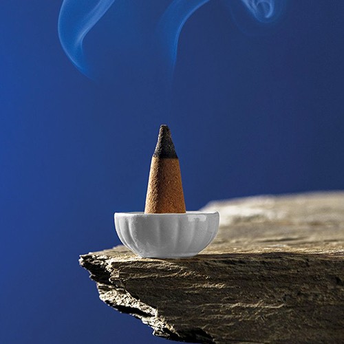 Box with incense cones Biancospino