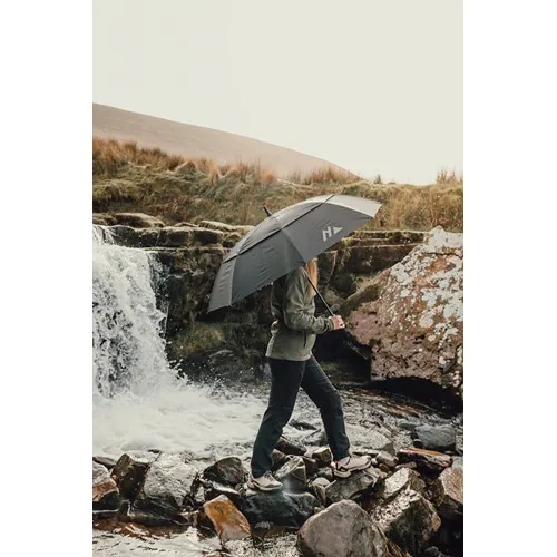 Nordic Drift Trail 27" AWARE™ RPET storm UPF 50+ proof Umbre Nordic Drift Trail 27" AWARE™ RPET storm UPF 50+ proof Umbre