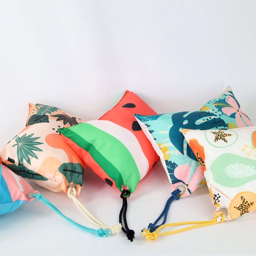 CUSTOMIZABLE WATERPROOF BEACH CUSHION