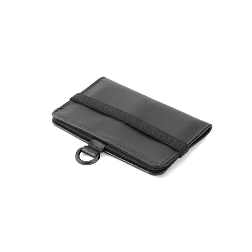 ORVYN. Porte-cartes en cuir avec blocage RFID pour 10 cartes ORVYN. Porte-cartes en cuir avec blocage RFID pour 10 cartes