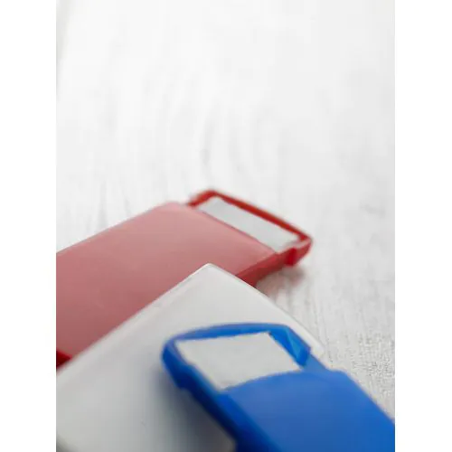 Estuche de plástico con tiritas Pocket Estuche de plástico con tiritas Pocket