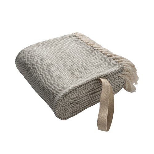 Couverture à franges fabriquée à partir de matériaux 100 % recyclés